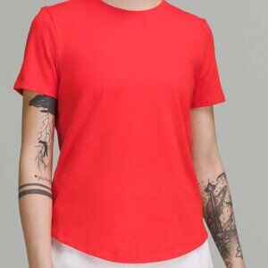 NWT Lululemon  Love Crew Size 8 LOVE RED NWT Brand New Short Sleeve GORGEOUS